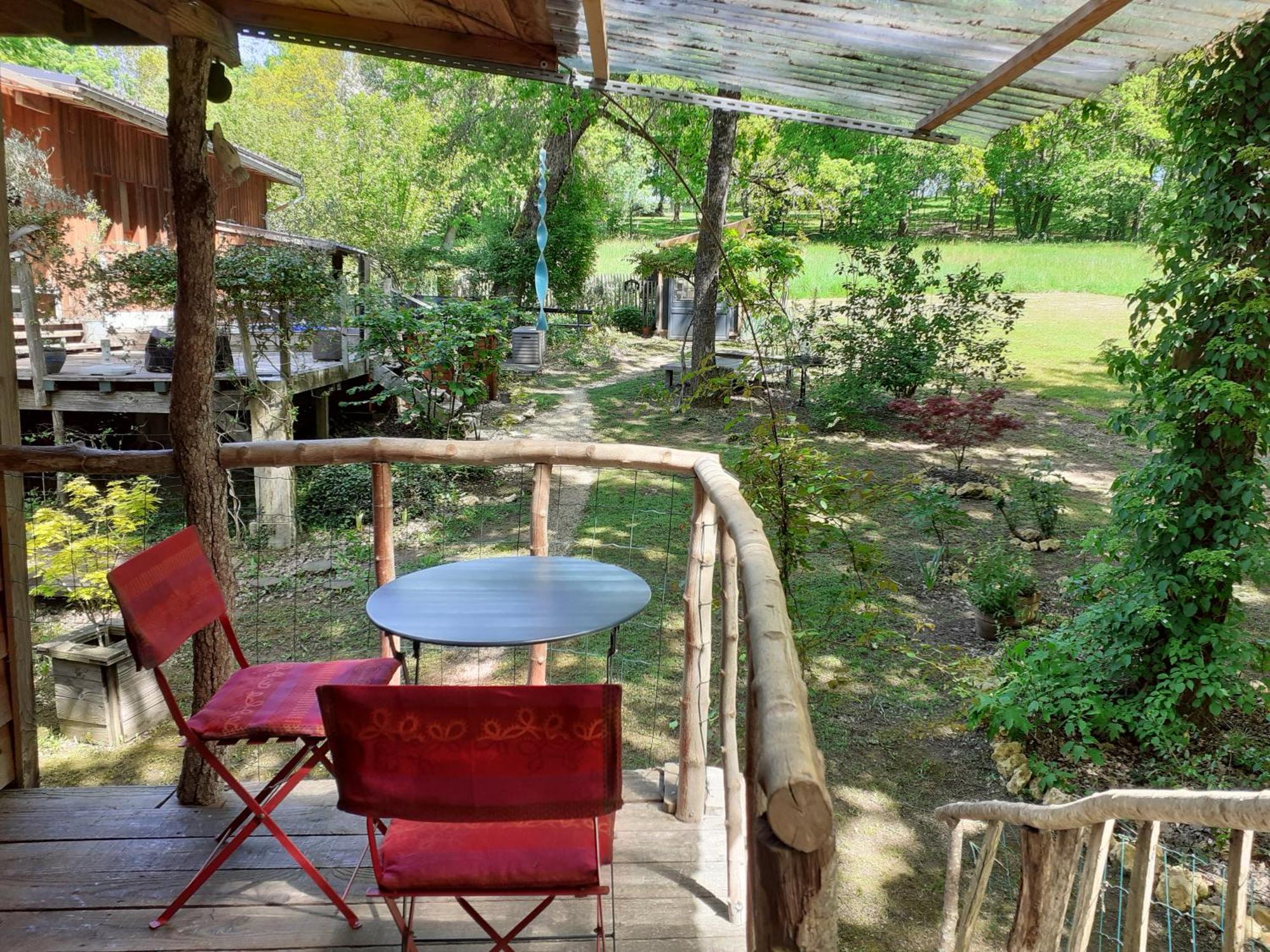 La Cabane De L'Oiseau Couze-et-Saint-Front Bagian luar foto